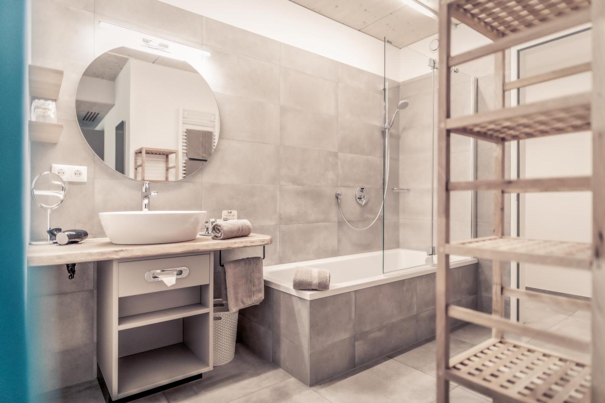 Boutique Hotel Lechzeit Elmen Bagian luar foto